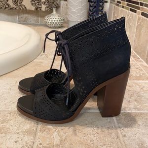 Gianni Bini Gypsie Daze size 8.5